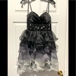 Strapless fun formal dress